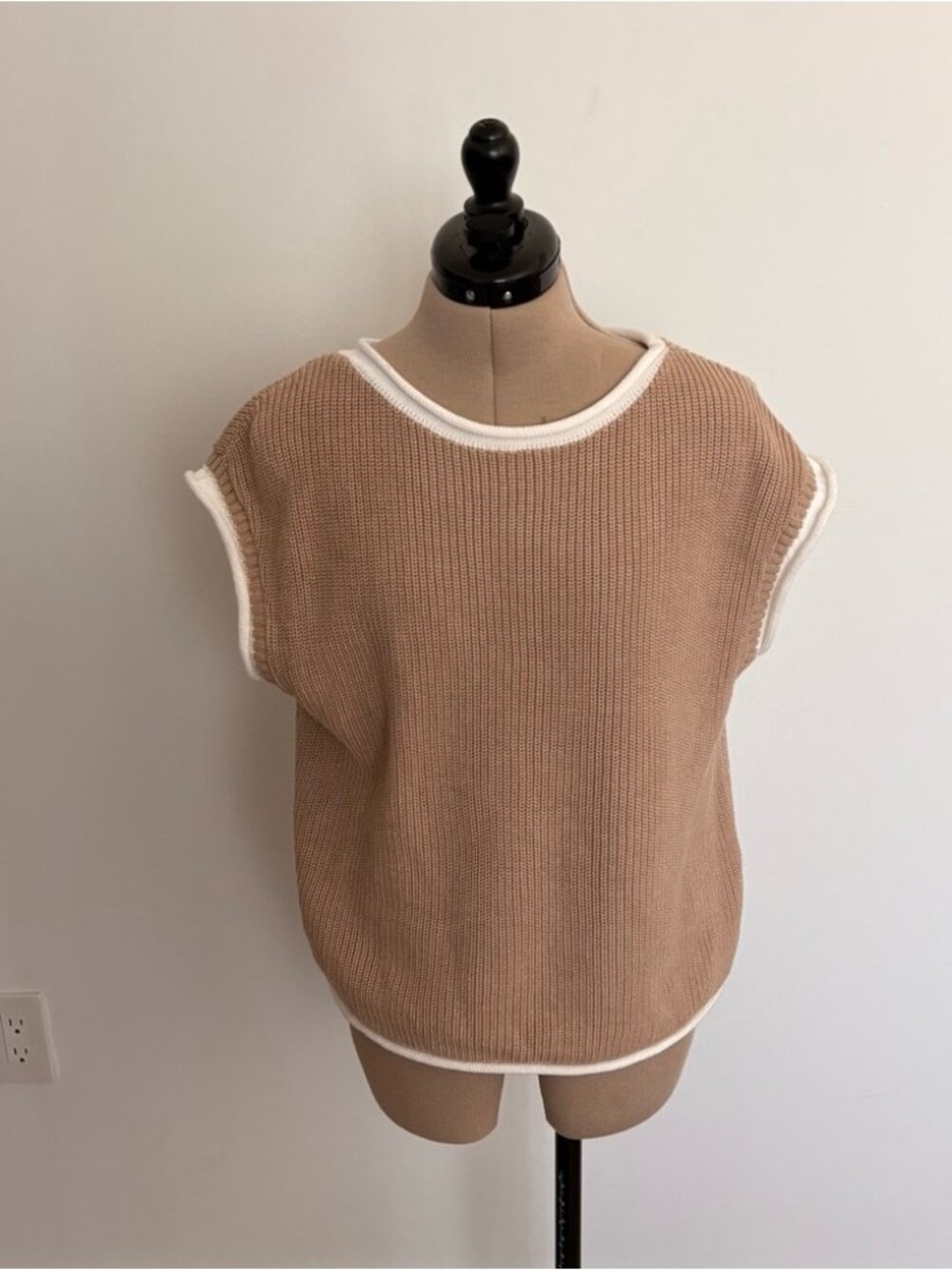 Womens Sweater Vest Small Top Tan White Trim Knit Sleeveless Boxy